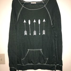 🍒🍒3/$20🍒🍒 Z by Zobha Long Sleeve Arrow Sweater